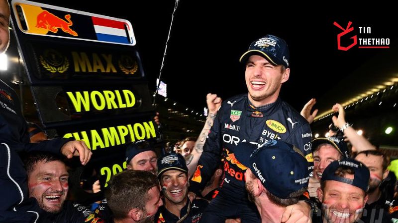 Max Verstappen tiếp tục vô địch F1